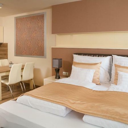 Foter Rezidencia 2 Aparthotel Γκιόρ Εξωτερικό φωτογραφία