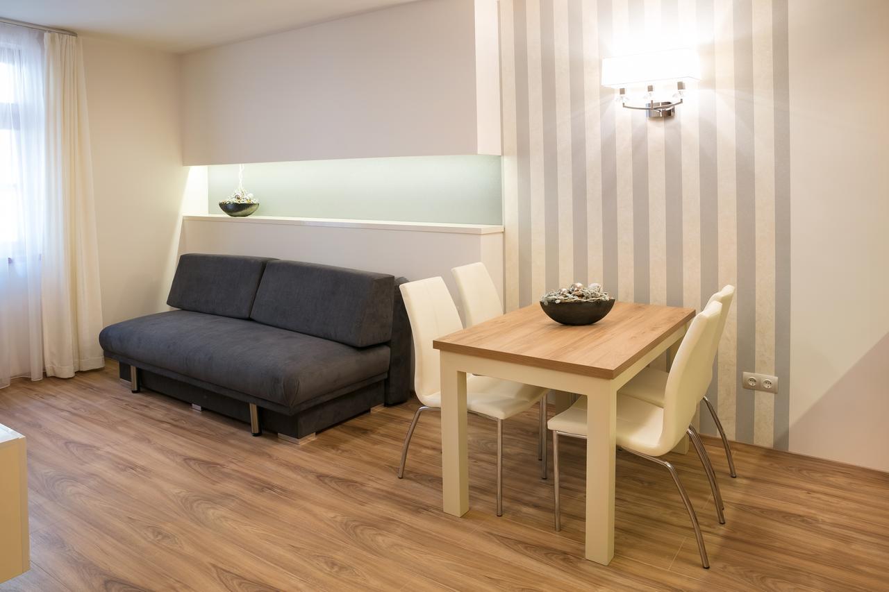 Foter Rezidencia 2 Aparthotel Γκιόρ Εξωτερικό φωτογραφία