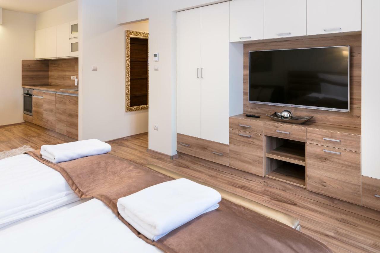 Foter Rezidencia 2 Aparthotel Γκιόρ Εξωτερικό φωτογραφία