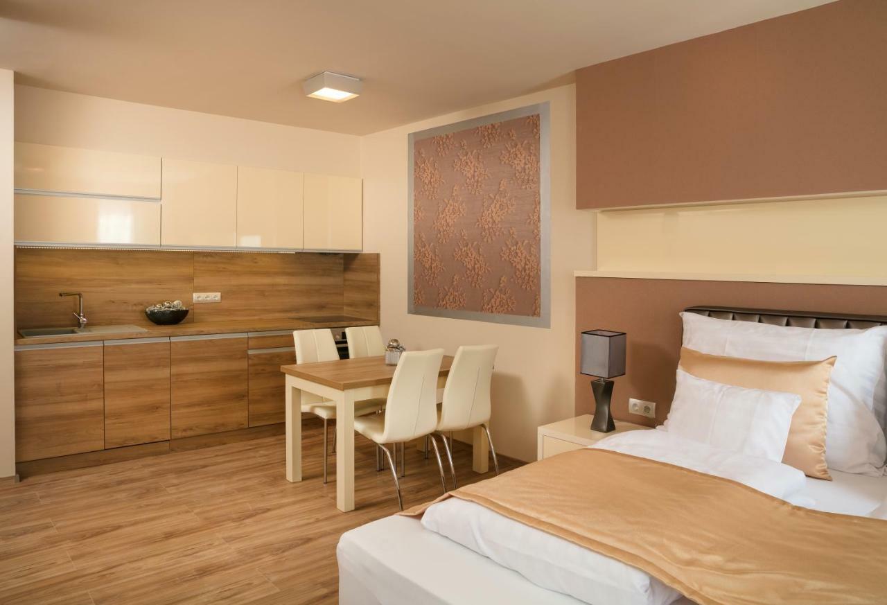 Foter Rezidencia 2 Aparthotel Γκιόρ Εξωτερικό φωτογραφία