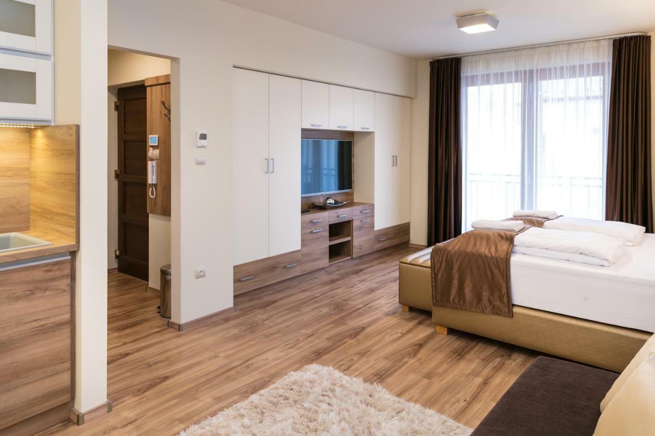 Foter Rezidencia 2 Aparthotel Γκιόρ Εξωτερικό φωτογραφία