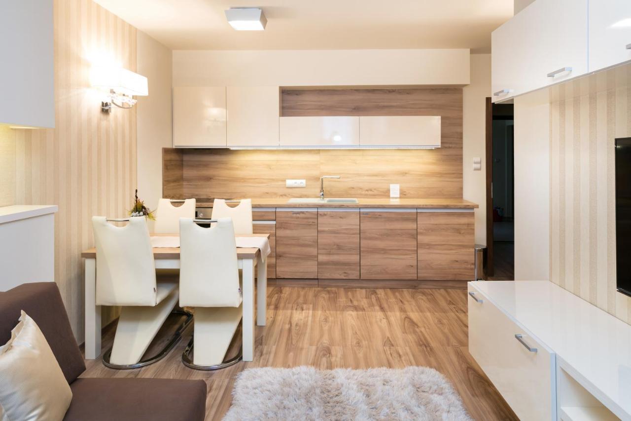 Foter Rezidencia 2 Aparthotel Γκιόρ Εξωτερικό φωτογραφία