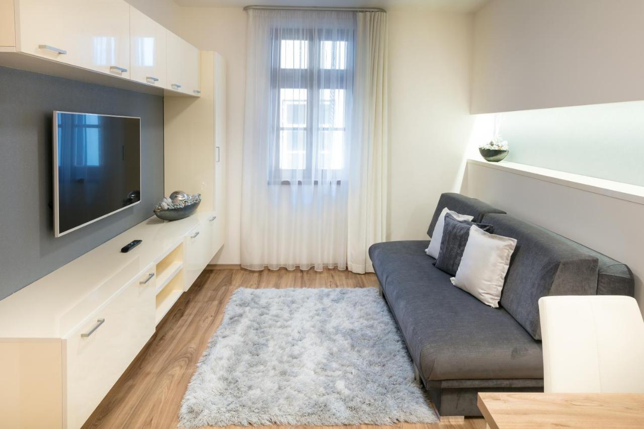 Foter Rezidencia 2 Aparthotel Γκιόρ Εξωτερικό φωτογραφία