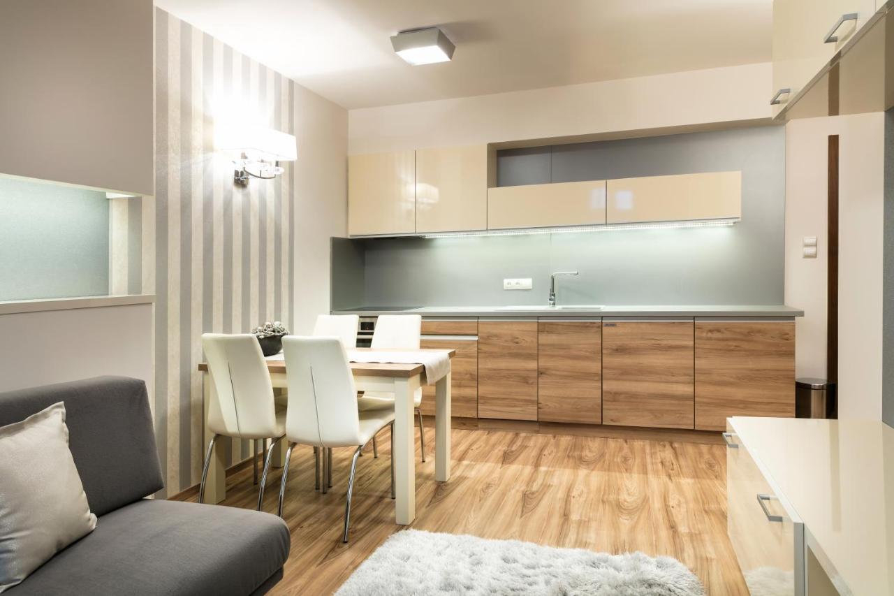 Foter Rezidencia 2 Aparthotel Γκιόρ Εξωτερικό φωτογραφία
