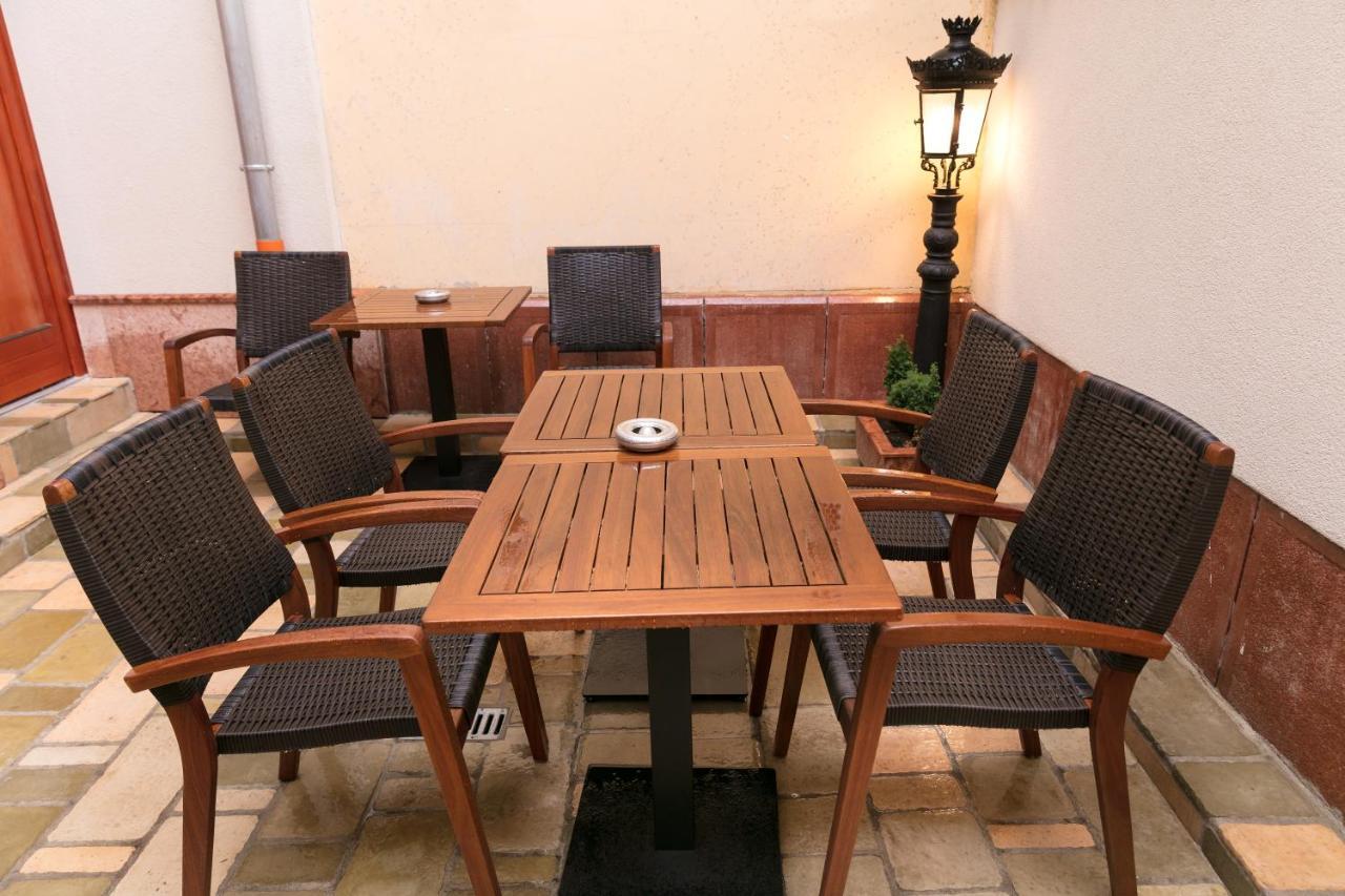 Foter Rezidencia 2 Aparthotel Γκιόρ Εξωτερικό φωτογραφία
